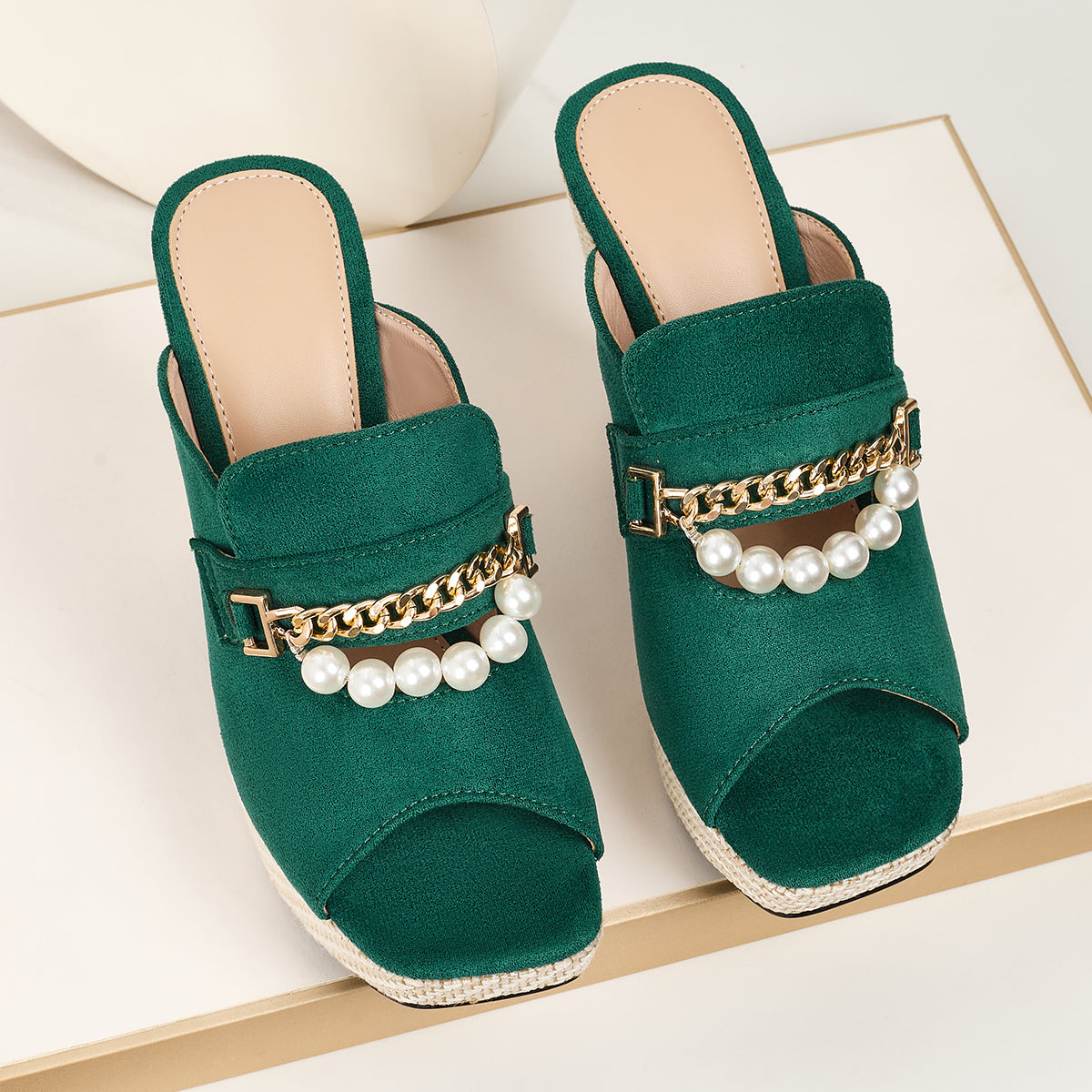 Elegant Women'S Chunky Heeled Sandals with a Bohemian Style, Featuring Comfortable And Pearl Chain Details. These Slip-On Shoes Are Versatile for Casual Outings, Parties, And Dances., Women Shoes