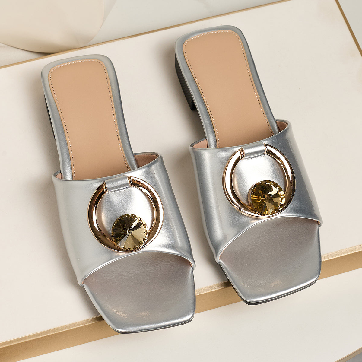 Women's Fashionable and Elegant Open-Toe Low Heel Sandals with Square Toe, Large Rhinestone, and Metal Buckle Slip-On Design, Suitable for Casual Parties, Banquets, and Outdoor Occasions, Women Shoes