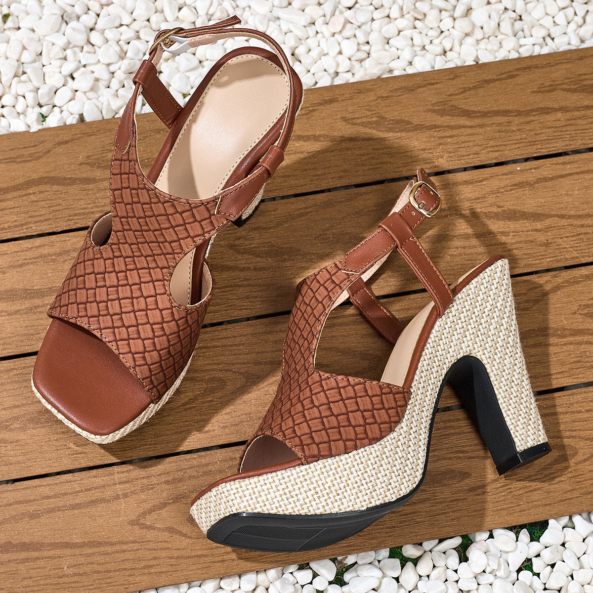 Elegant Women'S Bohemian-Style High-Heeled Sandals with Embossed Open-Toe Square Design, Comfortable And Versatile, Suitable for Nightclubs, Parties, Office Commutes, And Travel Outfits., Women Shoes