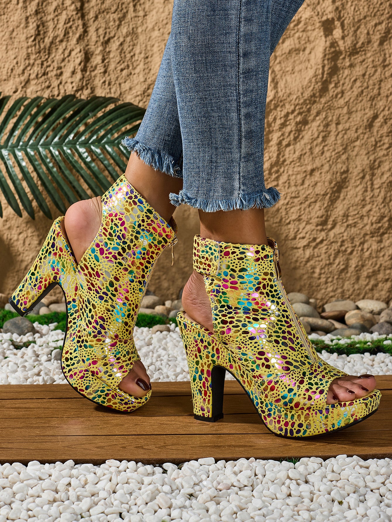 Elegant Women'S High-Heeled Open-Toe Sandals with a High-Top Zipper, Featuring a Printed Ethnic Style And Square Toe Design, Suitable for Weddings, Banquets, Parties, And Any Occasion for Wearing High Heels., Women Shoes