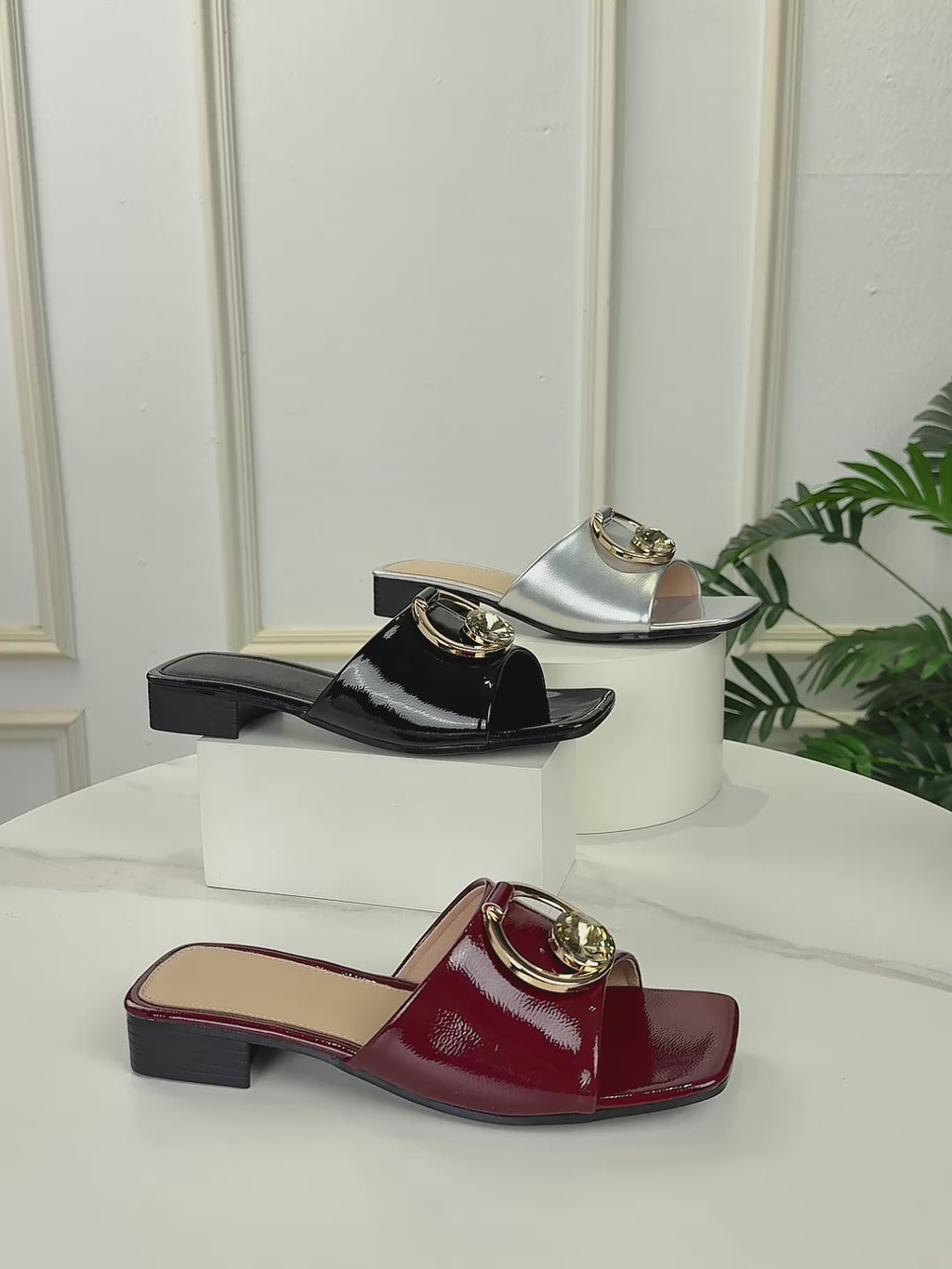 Women's Fashionable and Elegant Open-Toe Low Heel Sandals with Square Toe, Large Rhinestone, and Metal Buckle Slip-On Design, Suitable for Casual Parties, Banquets, and Outdoor Occasions, Women Shoes